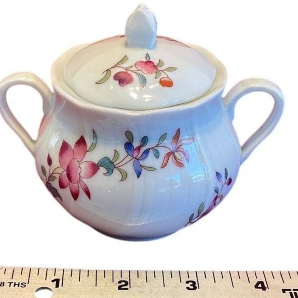 Bernardaud Limoges France Lowestoft Porcelain Lidded Sugar Bowl Floral White - Picture 5 of 6
